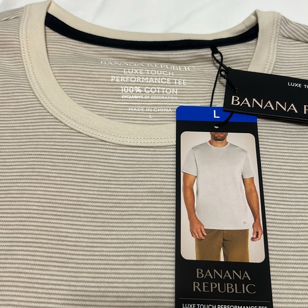 Banana republic men’s T-shirt 100% cotton beige size M, L NWT